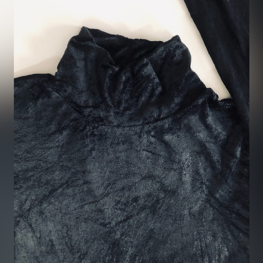 GAP VTG 90's Velvet panne velvet Black mock turtleneck with long sleeves size M